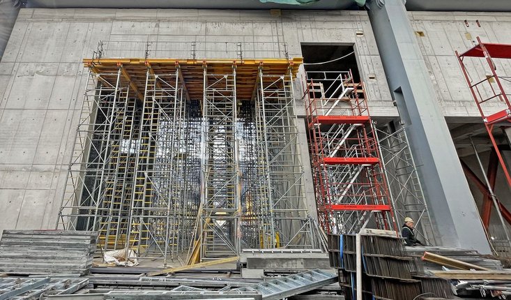 Stair tower made of double railing scaffolding