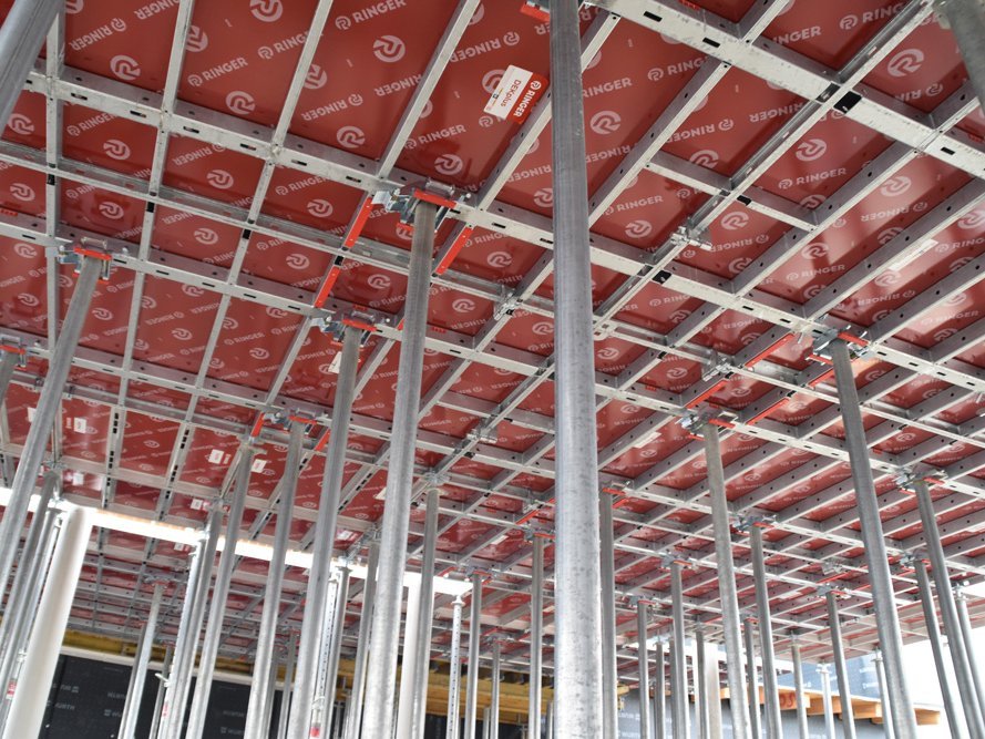 DEKplus Deckentisch von Ringer GmbH spielt eine zentrale Rolle bei Renovierungen